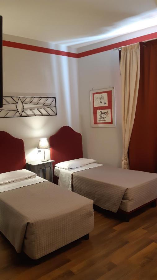 Albergo Moderno Лука Екстериор снимка