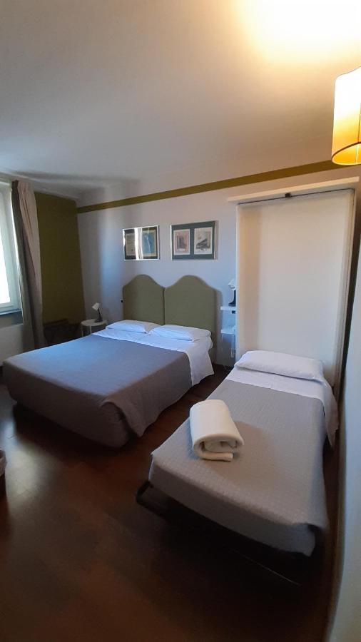 Albergo Moderno Лука Екстериор снимка