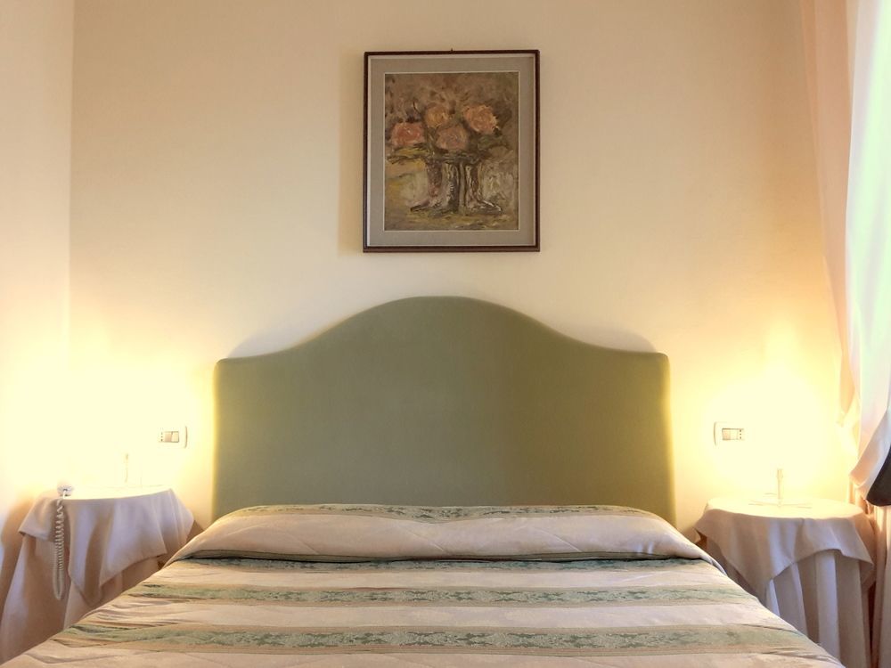 Albergo Moderno Лука Екстериор снимка